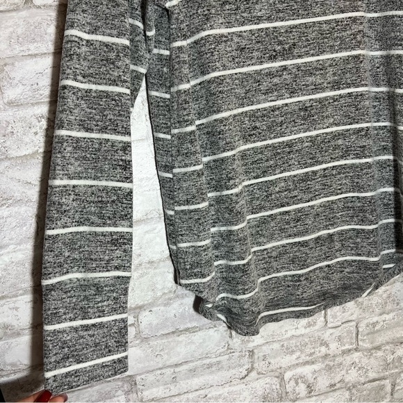 LUCKY BRAND Black, White and Grey Striped Women’s Long Sweater Size‎ S - Picture 3 of 7